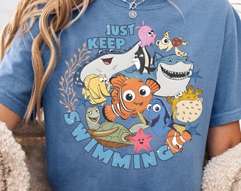 Gdzie jest Nemo? Po prostu pływaj png, Koszulka z wycieczką Disneya Gdzie jest Dory, Koszulka z wakacjami rodzinnymi Nemo, Wycieczka dla dziewczynek WDW Disney png