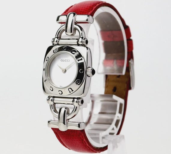 GUCCI　レディース　腕時計　6300L Vintage GUCCI 6300L Horsebit 21mm White Dial Silver Red Quartz