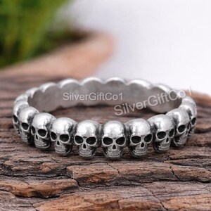 Ring i sterlingsilver med dödskalle, gotiska stapelbara punk-biker-smycken