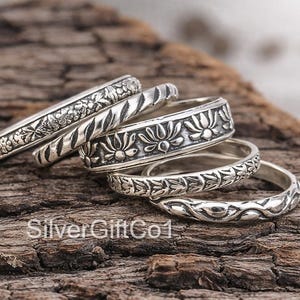 Set di anelli con design a loto in argento, anelli floreali impilabili, anello a loto in argento sterling, gioielli boho minimalisti, set di anelli ispirato alla natura