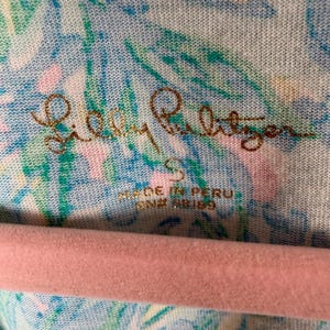 Vestido Lilly Pulitzer para mujer, talla S, azul, Etta, camiseta con cuello en V, algodón Pima, estampado tropical. imagen 5