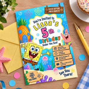 Może przedstawiać: Prostokątne zaproszenie na urodziny z postaciami Spongebob Kanciastoporty i Patryk Rozgwiazda. Tekst brzmi: You're Invited to Lissa's 5th Birthday Under the Sea! Bikini Bottom Party Awaits! Saturday April 12, 2025, 2:00 pm to 5:00 pm, 123 Ocean View Dr. Karachi, PK, RSVP to Mom at 0300-1234567 by April 5th. Food Games Fun and More! See You There!