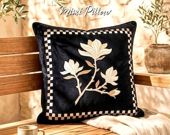 Funda de almohada con bordado de magnolia: Cojín decorativo botánico de terciopelo negro