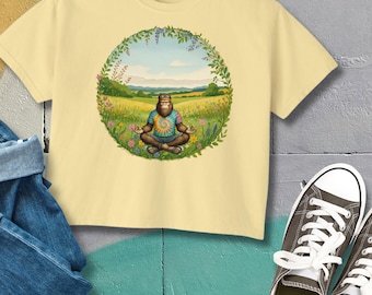 Camiseta con estampado de Yeti meditando, camiseta retro boho con estampado de naturaleza, camiseta de algodón teñida con pigmentos.