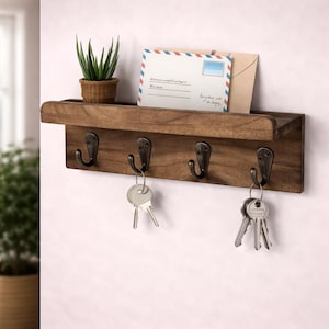 An der Wand befestigter hölzerner Schlüsselhalter mit Regal und 4 Haken, rustikaler Schlüsselbrett-Organisator für Flur, Hauswand-Aufbewahrungsdekor Eingangsbereich