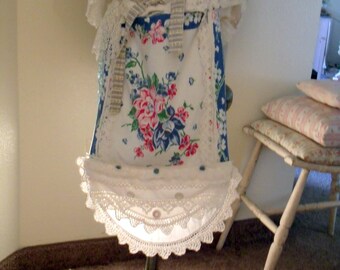 Cross Body Purse Bag Vintage Towel messenger bag, Flea Market Tote Bohemian Chic, Shabby Cottage, Romantic, Vintage doilies lace trim