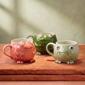 Whimsical Frog Ceramic Mug, Handcrafted Pottery Mugs, Funny Animal Coffee Cup, Cute Gift for Frog Lovers, 300ml