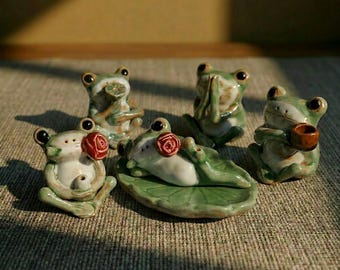 Ceramic Frog Figurine, Quirky Frog Decor Statue, Lotus Leaf Frog Sculpture, Cute Desk Ornament, Frog Lover Gift
