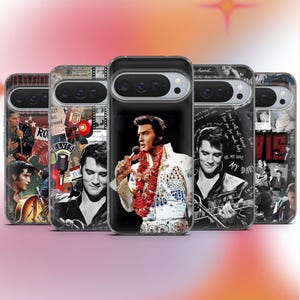以下が含まれることがあります： エルビス・プレスリーの画像が特徴の携帯電話ケースのコレクション。ケースには、パフォーマンスショットやテキストとグラフィックを組み合わせたコラージュなど、さまざまな歌手の画像が表示されています。ケースは黒と透明です。