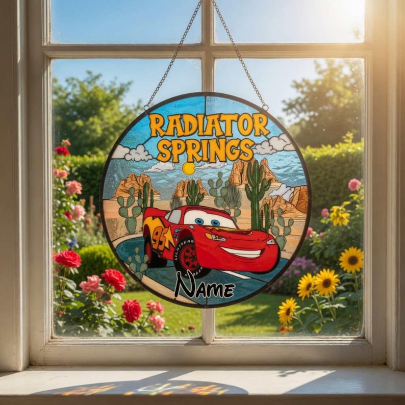 Personalized Lightning McQueen Suncatcher, Radiator Springs Lightning Mcqueen Window Decor, DisneyCars Decor, DisneyCars Window Hanging afbeelding 1