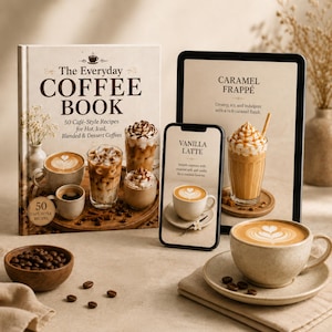Puede incluir: Un libro de tapa dura titulado The Everyday Coffee Book con 50 recetas, junto a una tableta y un teléfono inteligente que muestran imágenes de café, una taza de cerámica con arte latte y un cuenco de madera con granos de café.