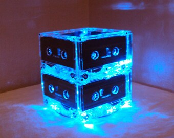 Centro de mesa con luces LED de cintas mixtas azules, decoración retro de fiesta de los 80 (juego de 10)