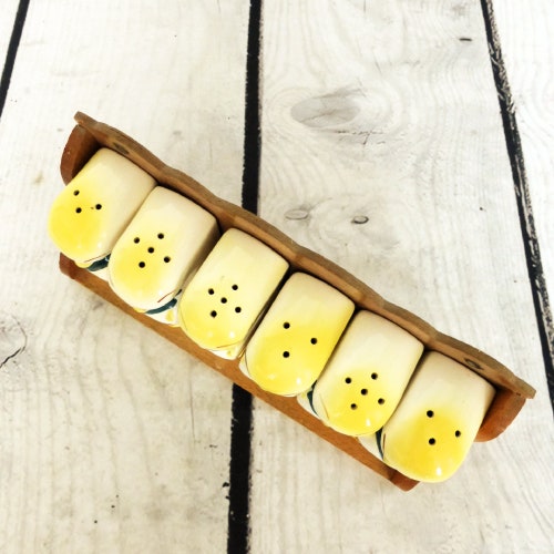 Vintage 1950s Anthropomorphic Baby Chicks Spice Shakers Set in Original shops Wood Rack Made in Japan