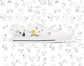 Handbemalte Snoopy Sneakers, Herz Design, Peanuts Geschenk
