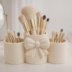 Makeup Brush Holder STL | Bow Pen Holder Organizer for Vanity, Desk, Cosmetics Brushes & Stationery | Cute Kawaii Decor 3D Print File image 2