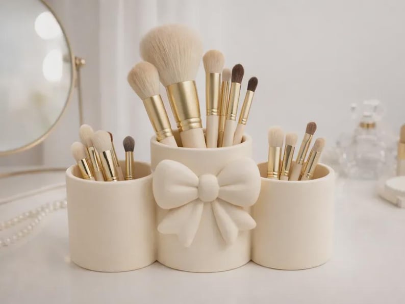Makeup Brush Holder STL | Bow Pen Holder Organizer for Vanity, Desk, Cosmetics Brushes & Stationery | Cute Kawaii Decor 3D Print File image 2