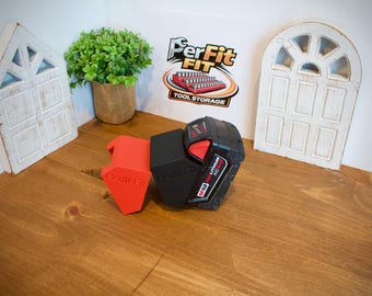 Uchwyt na akumulator Milwaukee M18 | Stojak na akumulator do montażu na ścianie | Przechowywanie narzędzi drukowanych w 3D | Organizer na narzędzia w garażu | Uchwyt ścienny na akumulator do wiertarki