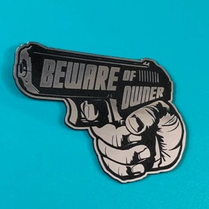 カスタム BEWARE OF OWNER カーバッジ! あなたの車に最適なエンブレム!