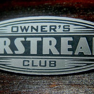 Przyczepa kempingowa AIRSTREAM Owner&#39;s Club w stylu vintage z odznaką Pinback