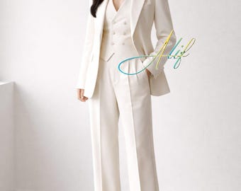 Damkostym i off-white med 3 delar | Kavajväst och vida byxor