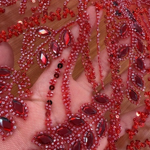 Livfull röd kraftig pärlspets, 3D-lövbroderi, Couture-klänningstyg