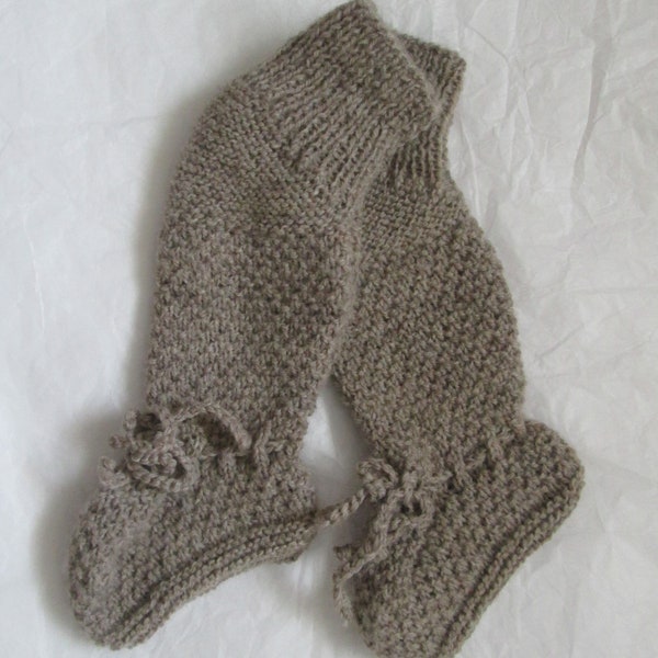 PDF knitting Pattern Vintage Style Baby Knee Bootees Leggings