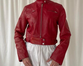 ヴィンテージレッドレザージャケットレディース｜90年代風クロップドレザージャケット｜本革バイカージャケット｜ハイネックジップアップジャケット｜彼女へのギフト