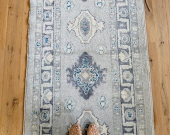 Vintage Style Runner Rug, Hand knotted Wool Runner, Neutral Grey Blue Rug, Long Hallway Carpet, Traditional Pattern Rug