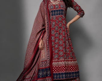 Conjunto de traje Anarkali con estampado Ajrakh rojo: 3 piezas de kurta, pantalón y dupatta de algodón, ropa étnica.