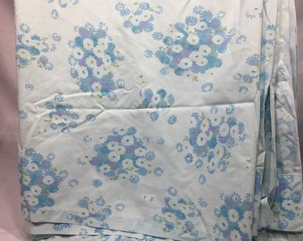 Lençol de cima floral vintage, flores azuis e roxas, para cama de casal/casal.