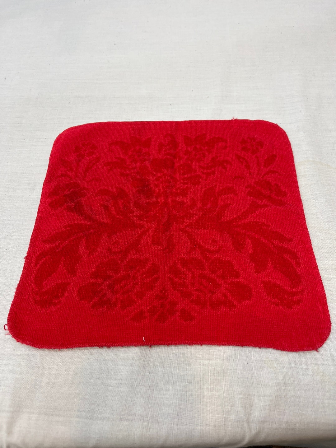 Vintage Washcloth Wash Rag Face Cloth Red Floral Martex Bathroom vintage-washcloth-wash-rag-face-cloth-red-floral-martex-bathroom
