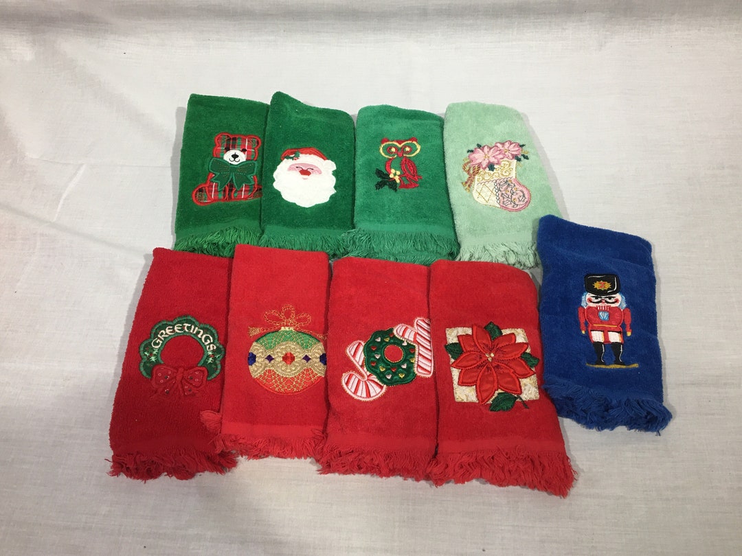Vintage Christmas Finger Tip Towels, Decorative Towels, Holiday Towels