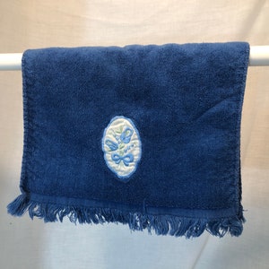 Vintage blue floral finger tip towel, blue flowers, Martex, vintage bath towel,  towel, retro, bathroom towel, 100 percent cotton