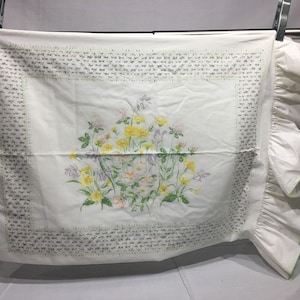 Vintage retro floral pillowcase, bedding, retro pillowcase, vintage pillowcase, flowers, floral,
