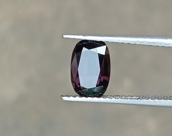 天然紫がかったバイオレットスピネル 1.75カラット 長方形クッションカット ルースジェムストーン | リングペンダントジュエリー用認定バイオレットスピネル | セイロンジェムズ