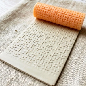 Vier-Blütenblatt-Blumen-Polymer-Ton-Texturroller, minimalistisches geometrisches Blumenmuster-Tonwerkzeug