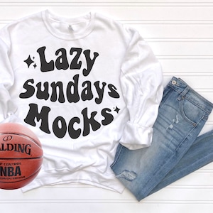 Moletom Mockup de Basquete - Branco Gildan 18000 Mockup de Basquete - Mockup Branco de Moletom de Basquete - Mamãe Mockup de Basquete Feminino