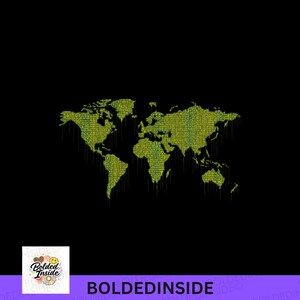 K&ouml;nnte beinhalten: Eine gr&uuml;ne, pixelige Weltkarte vor schwarzem Hintergrund. Die Kontinente sind deutlich zu sehen. Der Text "BOLDEDINSIDE" befindet sich am unteren Rand des Bildes. Die Karte hat ein digitales, strukturiertes Aussehen.
