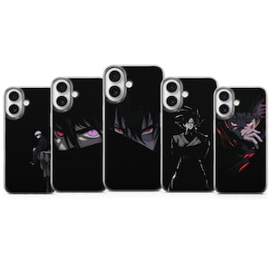 Op de afbeelding: Een verzameling van vijf zwarte telefoonhoesjes met anime-personageontwerpen. De hoesjes tonen verschillende personages met opvallende oogdetails, waaronder rode en paarse tinten, en een silhouet van een personage in een dynamische pose.