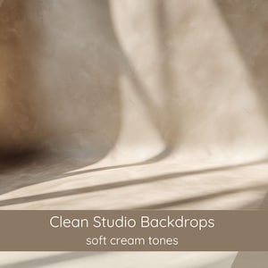 Könnte beinhalten: Ein Studio-Hintergrund in weichen Cremetönen. Der Hintergrund ist eine gewölbte Oberfläche mit Schatten und Lichtern. Das Bild enthält den Text "Clean Studio Backdrops" und "soft cream tones".