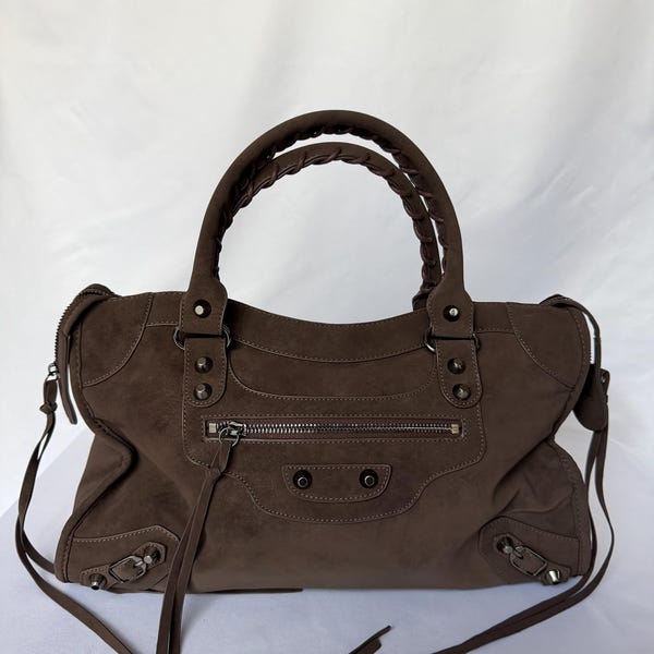 Bolsa transversal Brown City Bag tamanho médio — Bolsa transversal de camurça vegana estilo anos 2000 — Bolsa de ombro estilo vintage