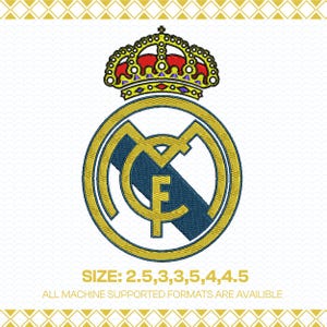 Puede incluir: Logotipo bordado del Real Madrid en oro y azul marino, con una corona. El texto "SIZE: 2.5,3,3.3,5,4,4.5" se muestra debajo. El fondo es blanco con un patrón geométrico dorado.