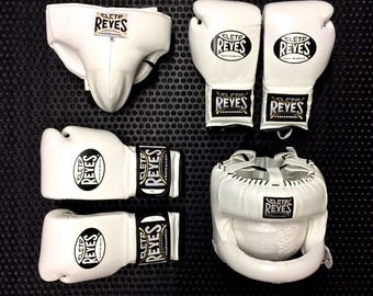 Custom Cleto Reyes Leather Boxing Gloves Set: Personalized Sparring Gear