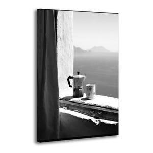 Zwart-wit koffieprint, foto van een mokapot voor het raam, minimalistische keukenmuurdecoratie, rustieke reisfotografie decoratie