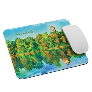 Puede incluir: Un juego de tres tazas de cerámica con acabado mate moteado. Las tazas son de color crema, gris claro y gris oscuro. Cada taza tiene un diseño simple y minimalista.