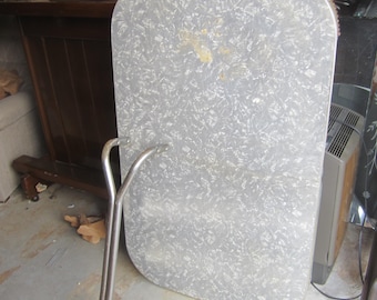 Vtg 50's Formica and Chrome Kitchen/Dinette Table  NO shipping pick up only
