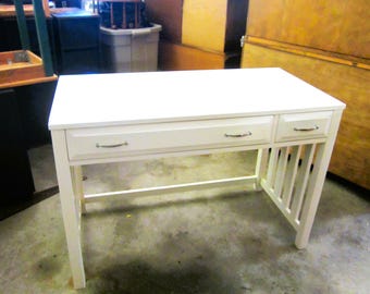 Vtg Liberty Furniture Ind, Slatted Sides, White Desk