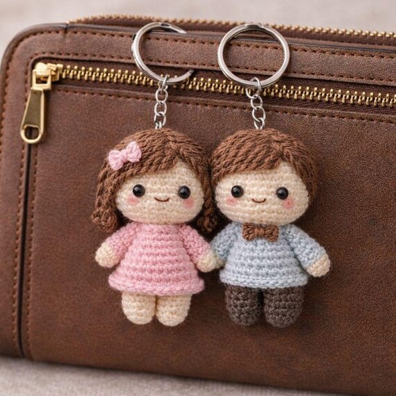 Minimal Crochet Couples Keychain Set – Masculine & Feminine