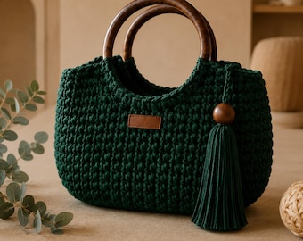 Patrón de bolso de ganchillo verde esmeralda, bolso moderno con asas de madera y borla, descarga digital.