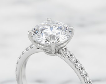 Sterlingzilveren Solitaire CZ-verlovingsring, Pavé-band